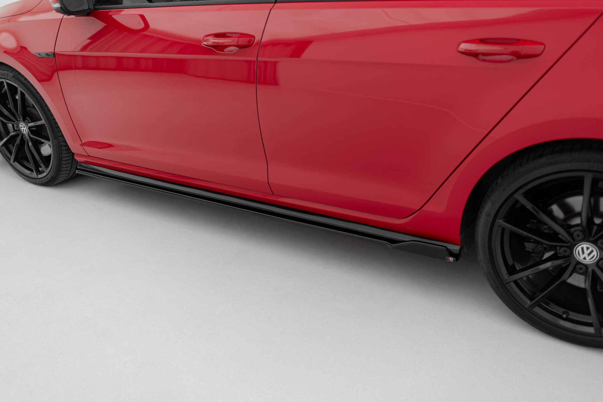 Bodykit V.1 Volkswagen Golf R Hatchback MK7 Facelift Maxton Glanzend zwart