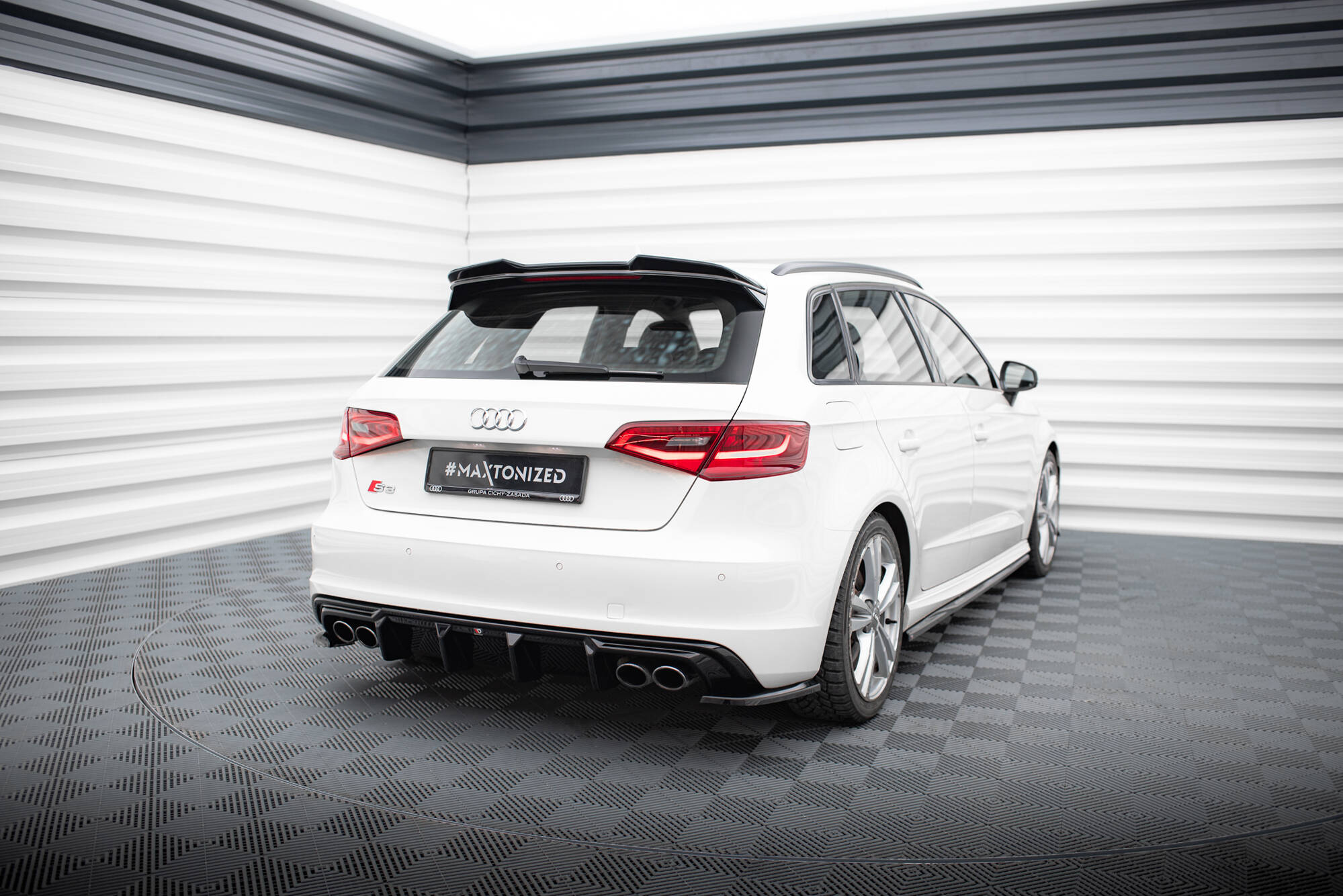 Achterzij Spoilers Audi S3 Sportback 8V Maxton Glanzend zwart