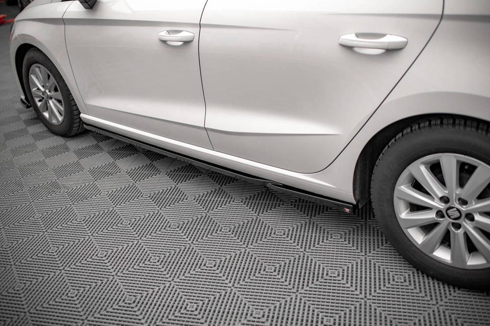 Zijskirts V.2 Seat Ibiza KJ Maxton Glans Zwart