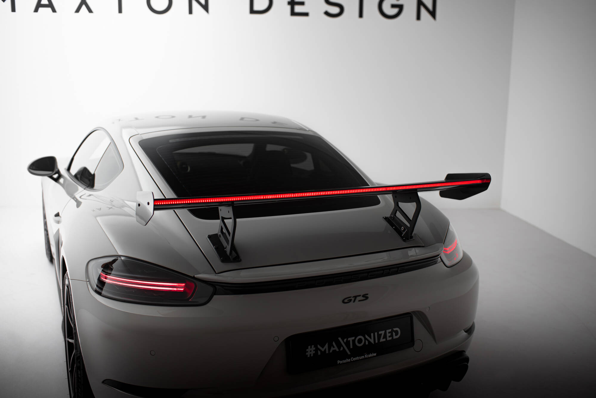 Carbon Spoiler V.1 + LED Porsche 718 Cayman 982C Maxton