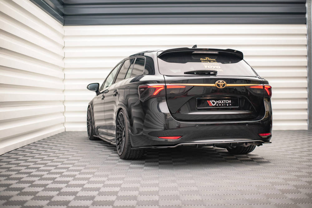Diffuser toyota avensis MK3 Facelift glans zwart
