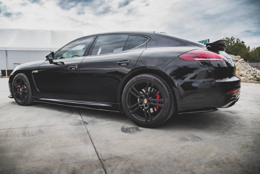 Achterzijde skirts Porsche Panamera Turbo 970 Maxton Design glans zwart