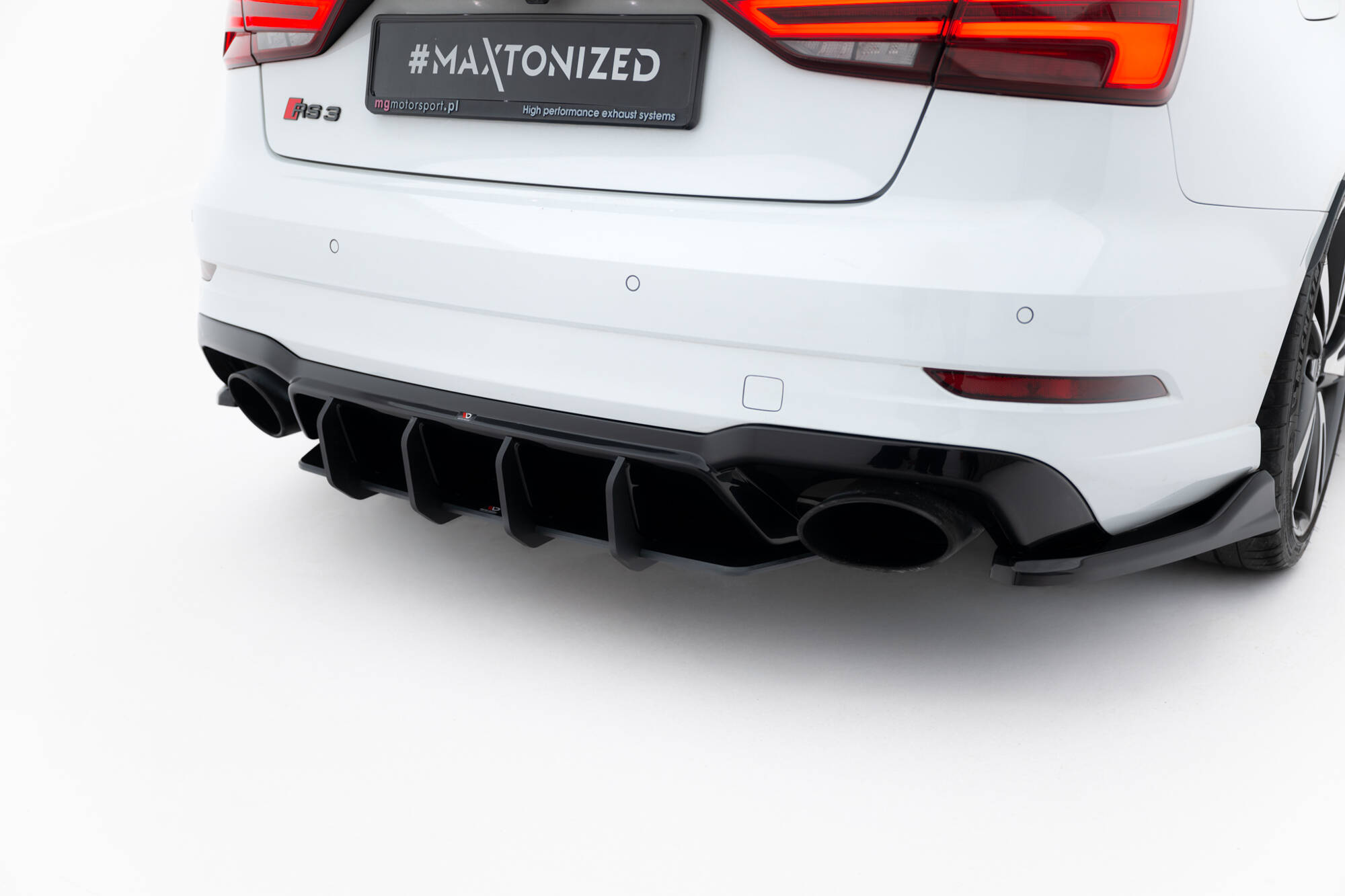 Street Pro Achter Diffuser V.2 Audi RS3 Sedan 8V Facelift Maxton Glanzend zwart