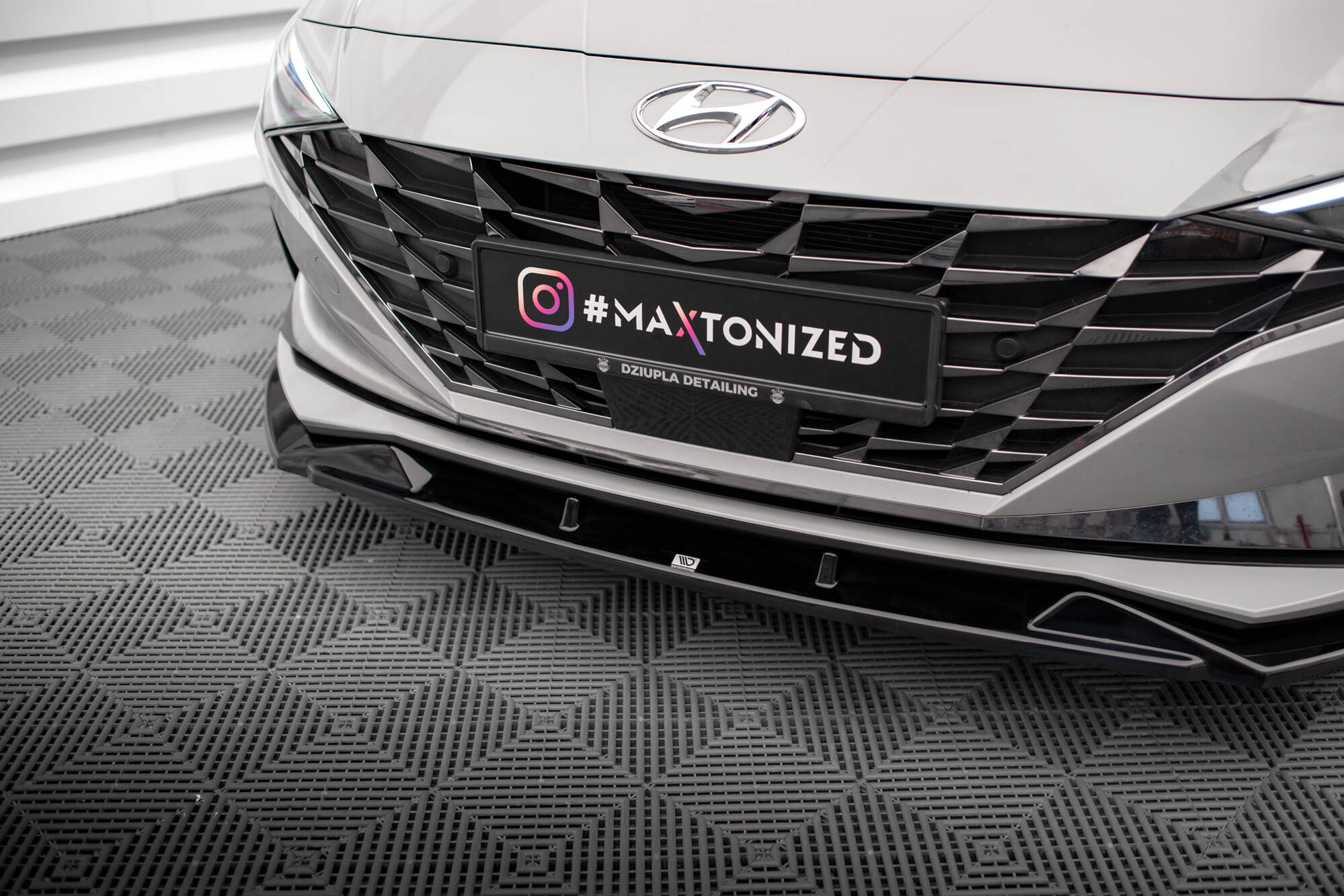 Bodykit Hyundai Elantra MK7 Maxton Glanzend zwart