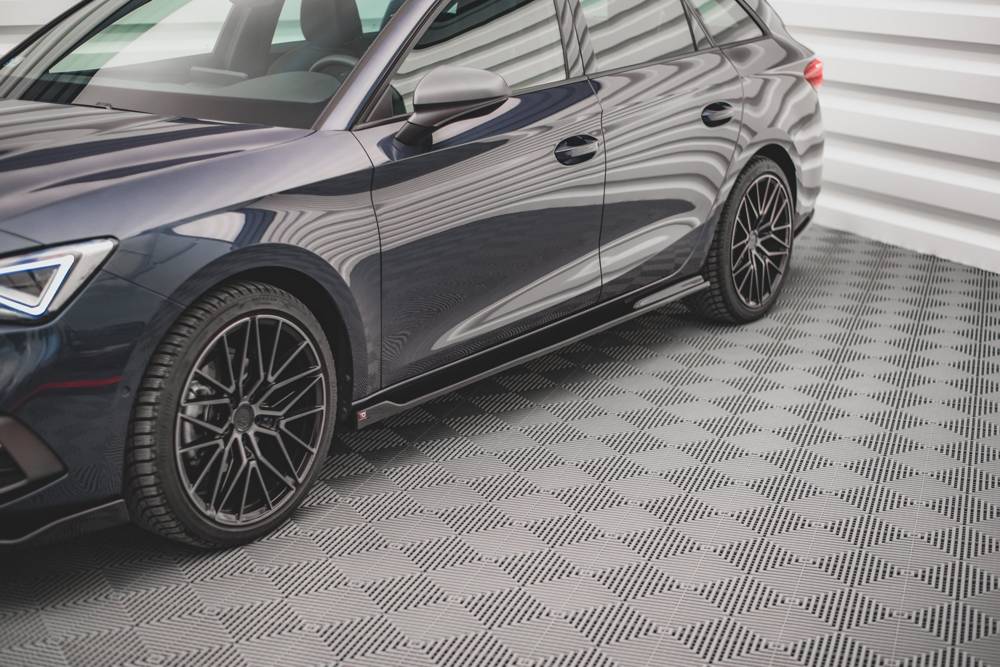 Zijskirts V.2 Seat Leon FR Maxton Glans Zwart
