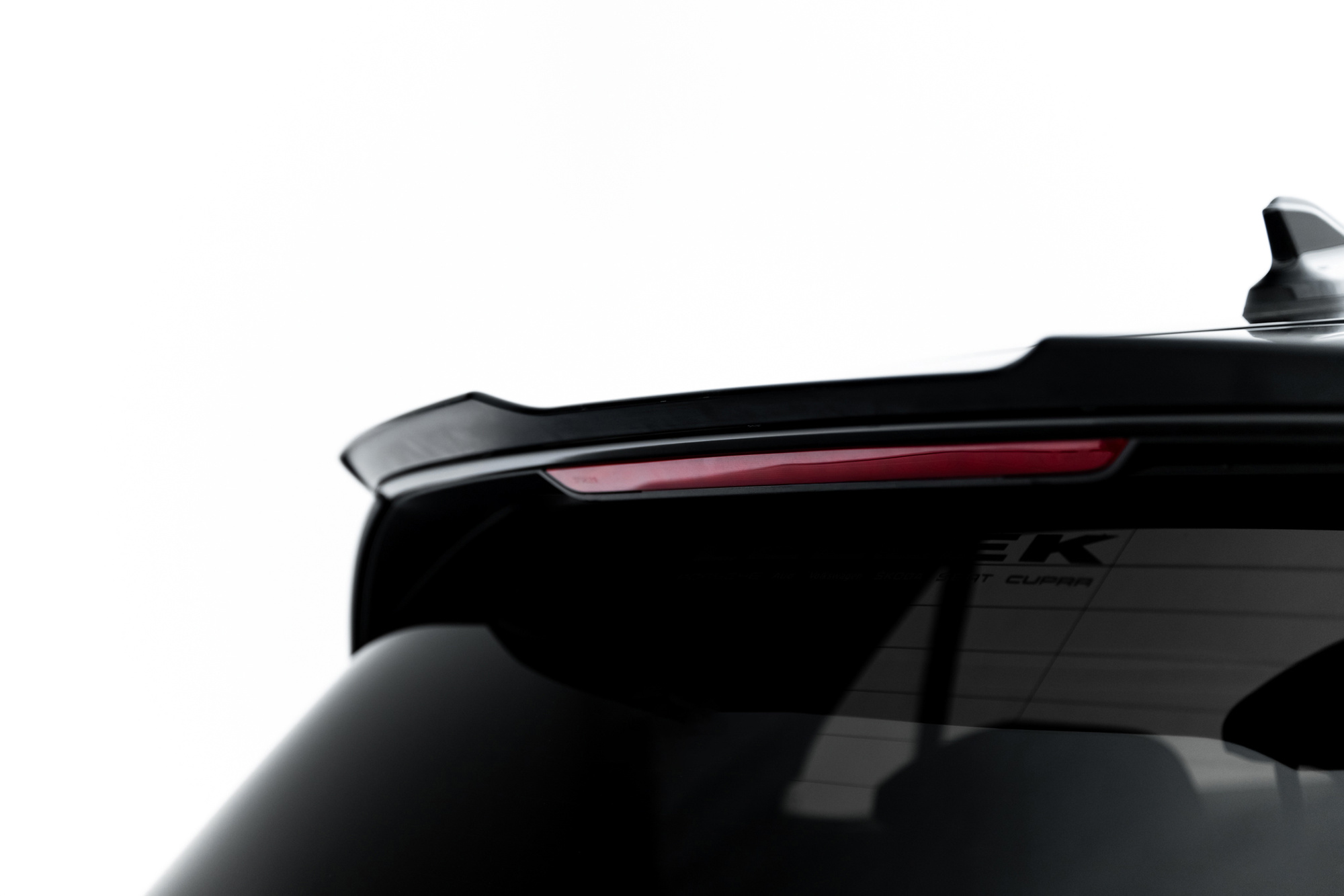 Spoiler V.1 Volkswagen Golf 8 Maxton Glans Zwart