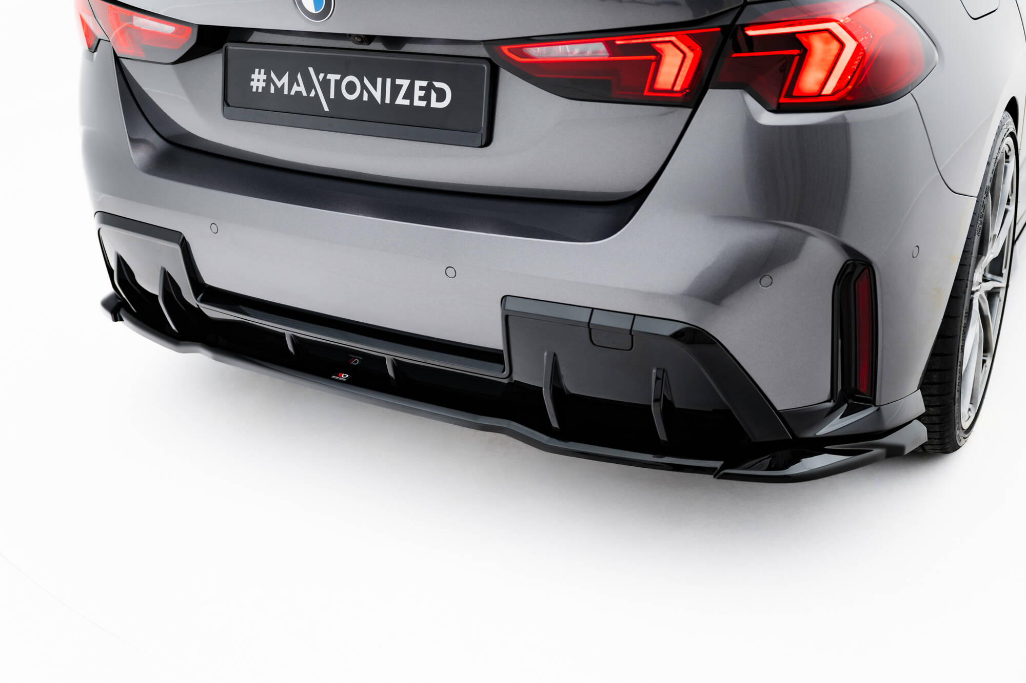 Bodykit V.2 BMW 1 M-Pack F70 Maxton Glanzend zwart