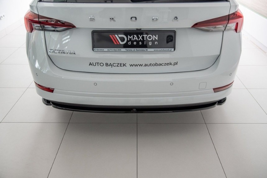 Achter opzetstuk Skoda Octavia 4 Maxton Design glans zwart