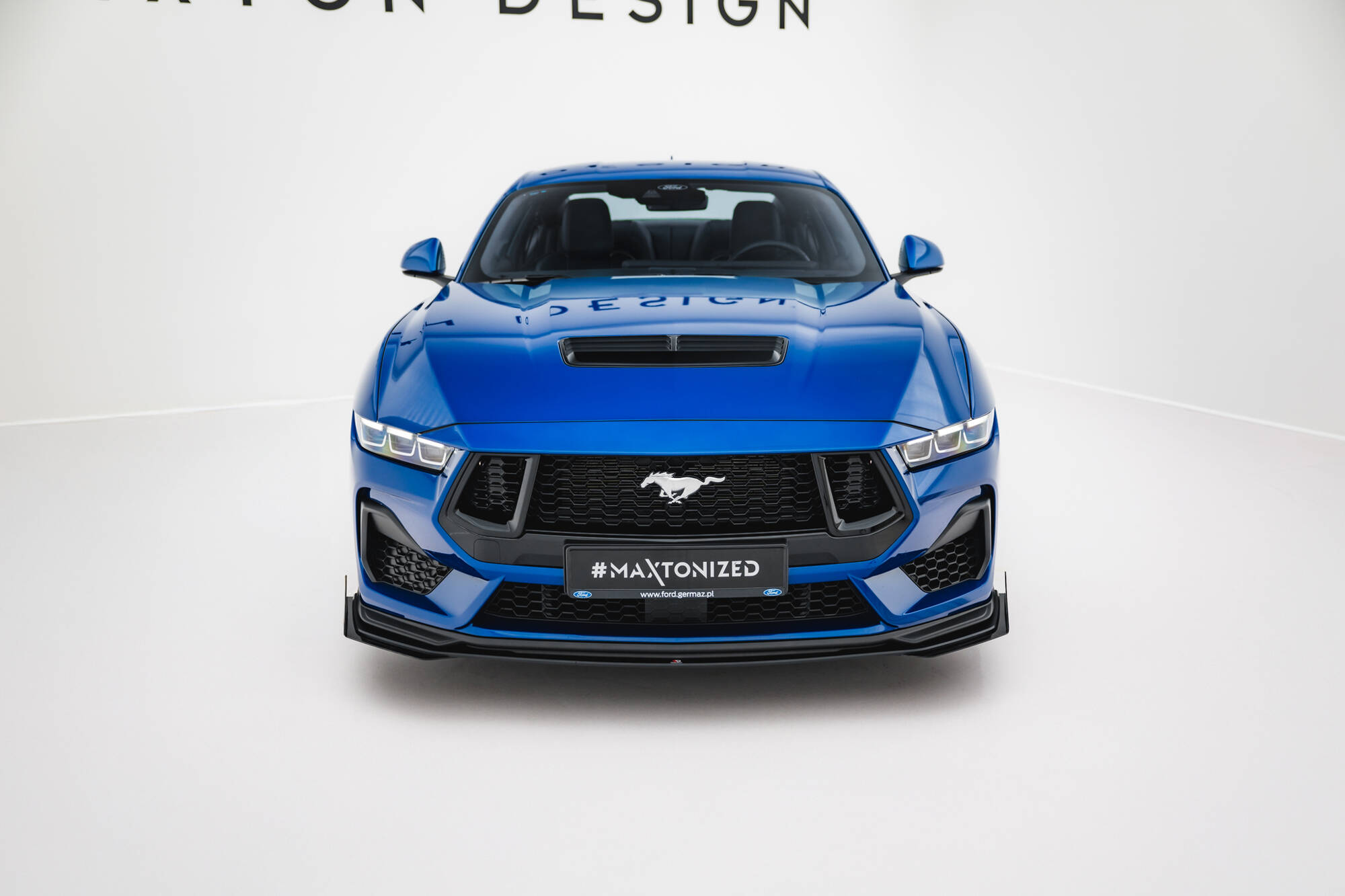 Street Pro Voorspoiler + Flaps Ford Mustang GT MK7 Maxton Glanzend zwart