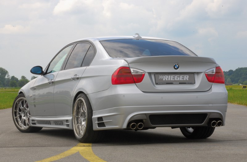 Zijskirts BMW E90 met 2 schacht en 2 uitsnedes Rieger