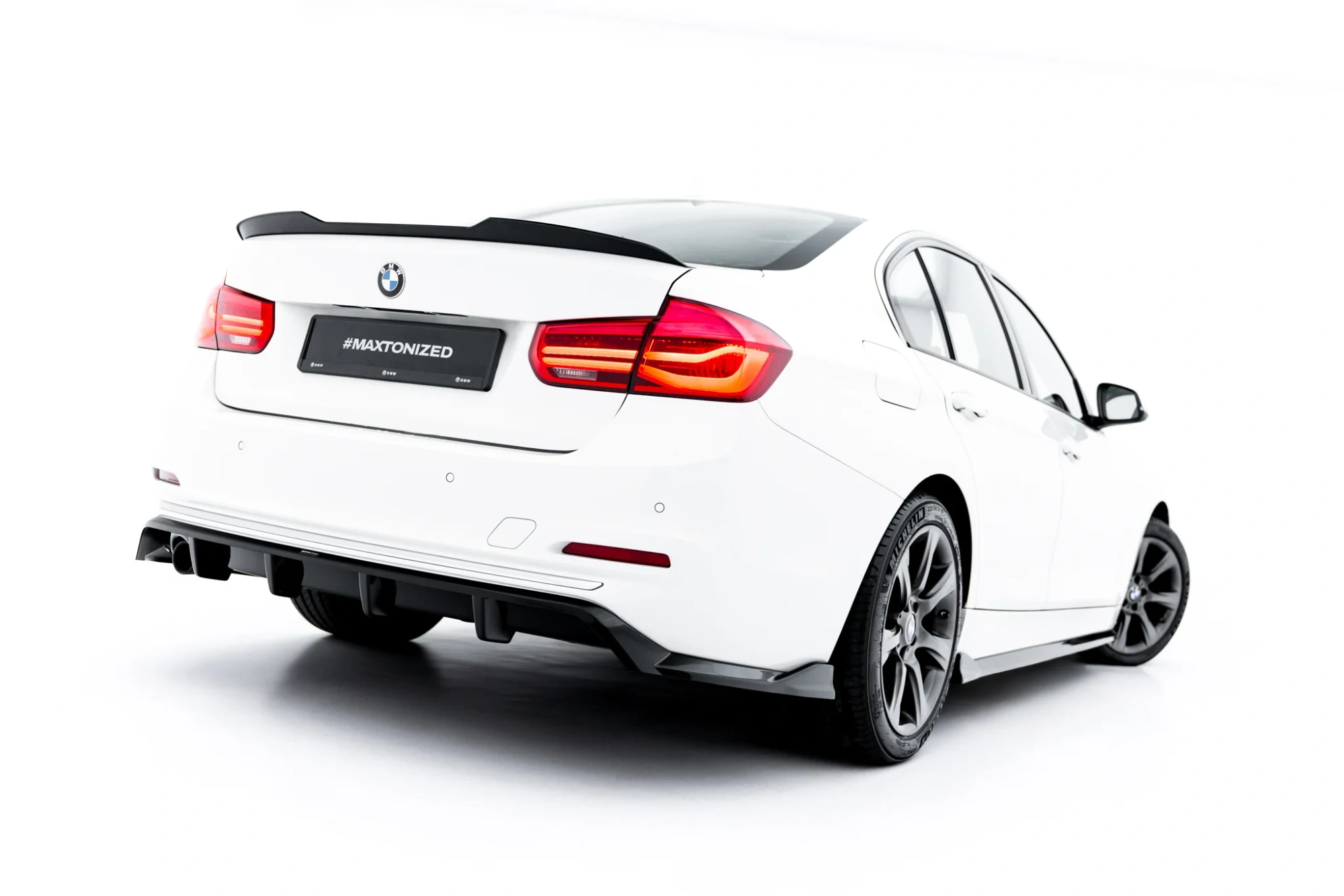 Rear Splitter met Verticale Spijlen BMW 3 Sportline Sedan / Touring F30 / F31 Maxton Glanzend Zwart