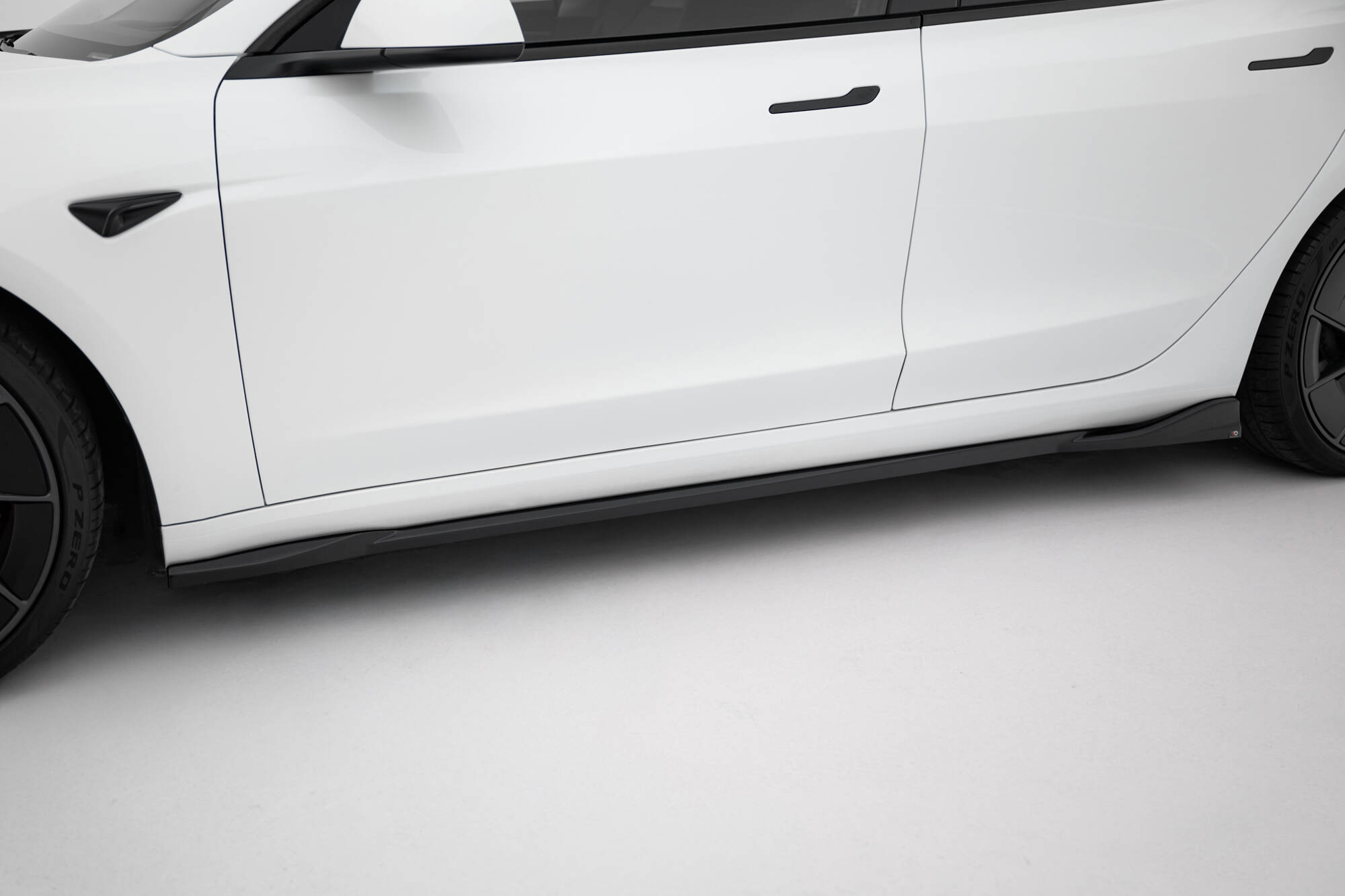 Bodykit Tesla Model 3 Performance MK1 Facelift Maxton Glanzend zwart