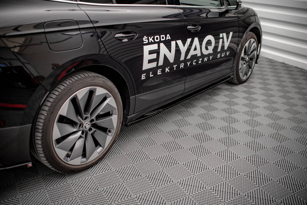 Zijskirts Skoda Enyaq IV Maxton Glans Zwart