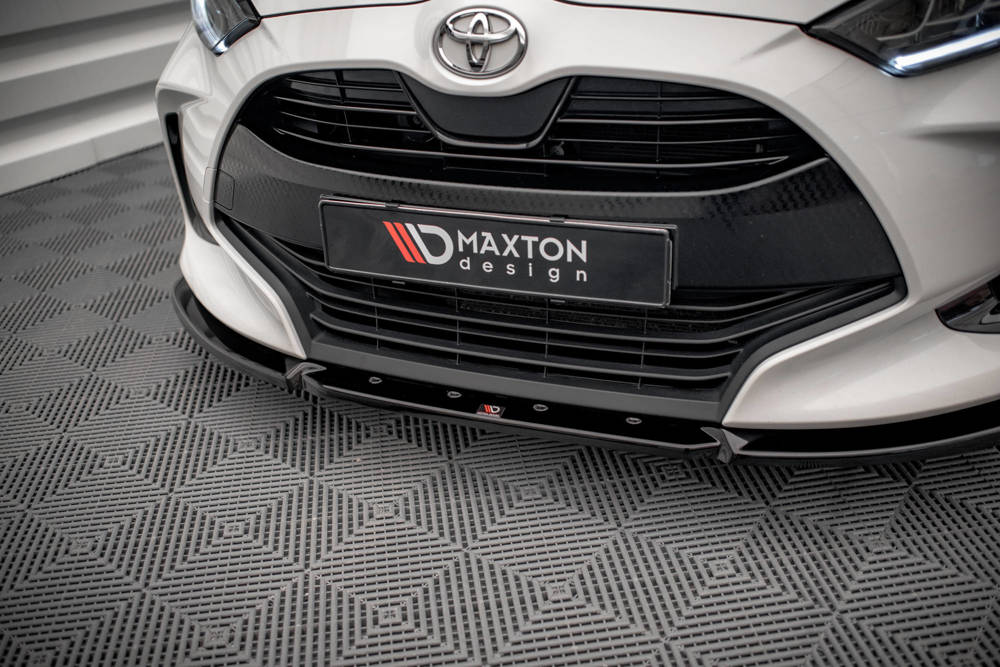Voorspoiler V.2 Toyota Yaris MK4 Maxton Glans Zwart