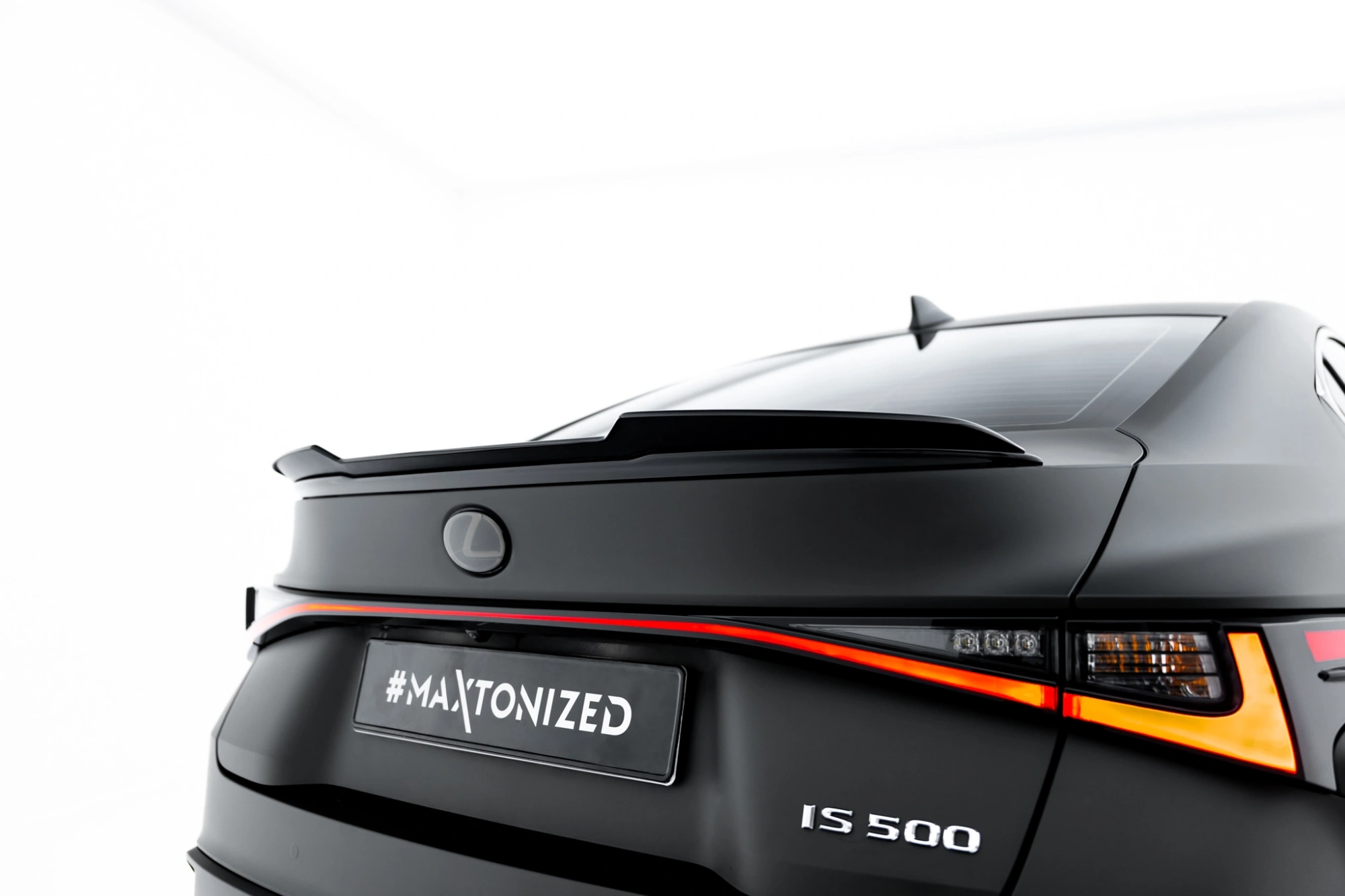 Spoiler Cap Lexus IS 500 Mk3 Facelift 2 (XE30) Maxton Glans Zwart