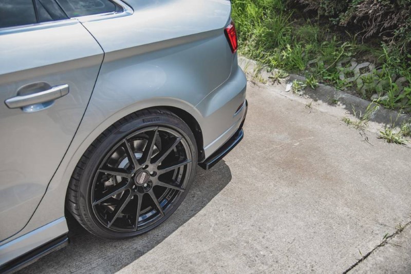 Achterzij Spoilers V.2 Audi S3 Sedan 8V Facelift Glanzend zwart