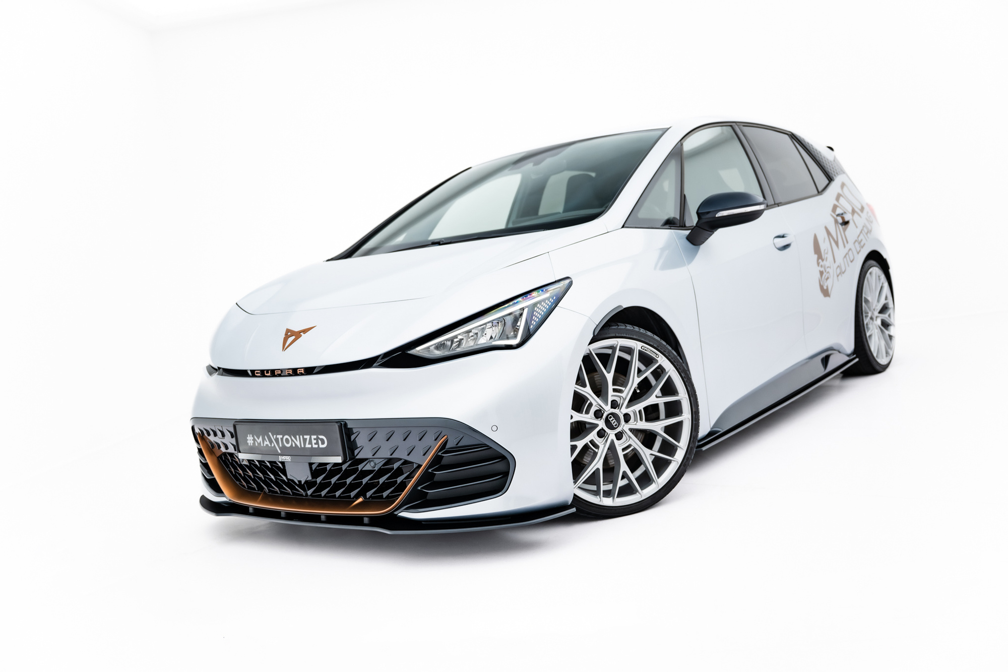 Street Pro Voorspoiler Cupra Born Mk1 2021 – Maxton Design
