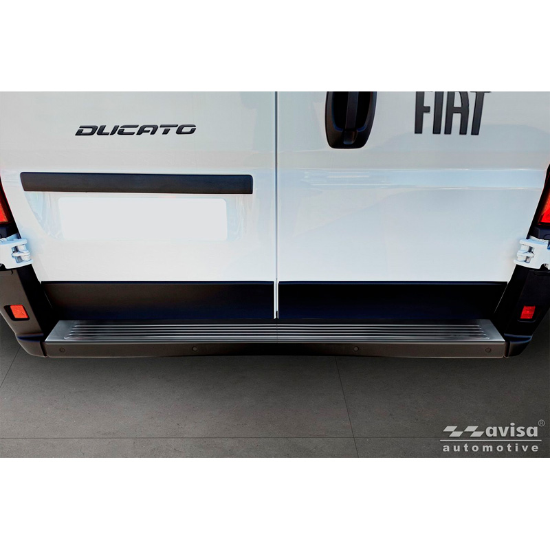 Avisa Zwart RVS Achterbumperprotector  Fiat Ducato III Facelift 2023- / Opel Movano III Facelift 2023- / Toyota Proace Max 2024- 'Ribs' (2 delen)