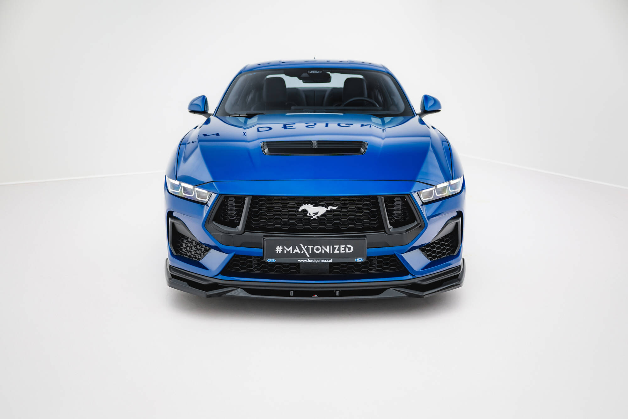 Voorspoiler V.2 Ford Mustang GT MK7 Maxton Glanzend zwart