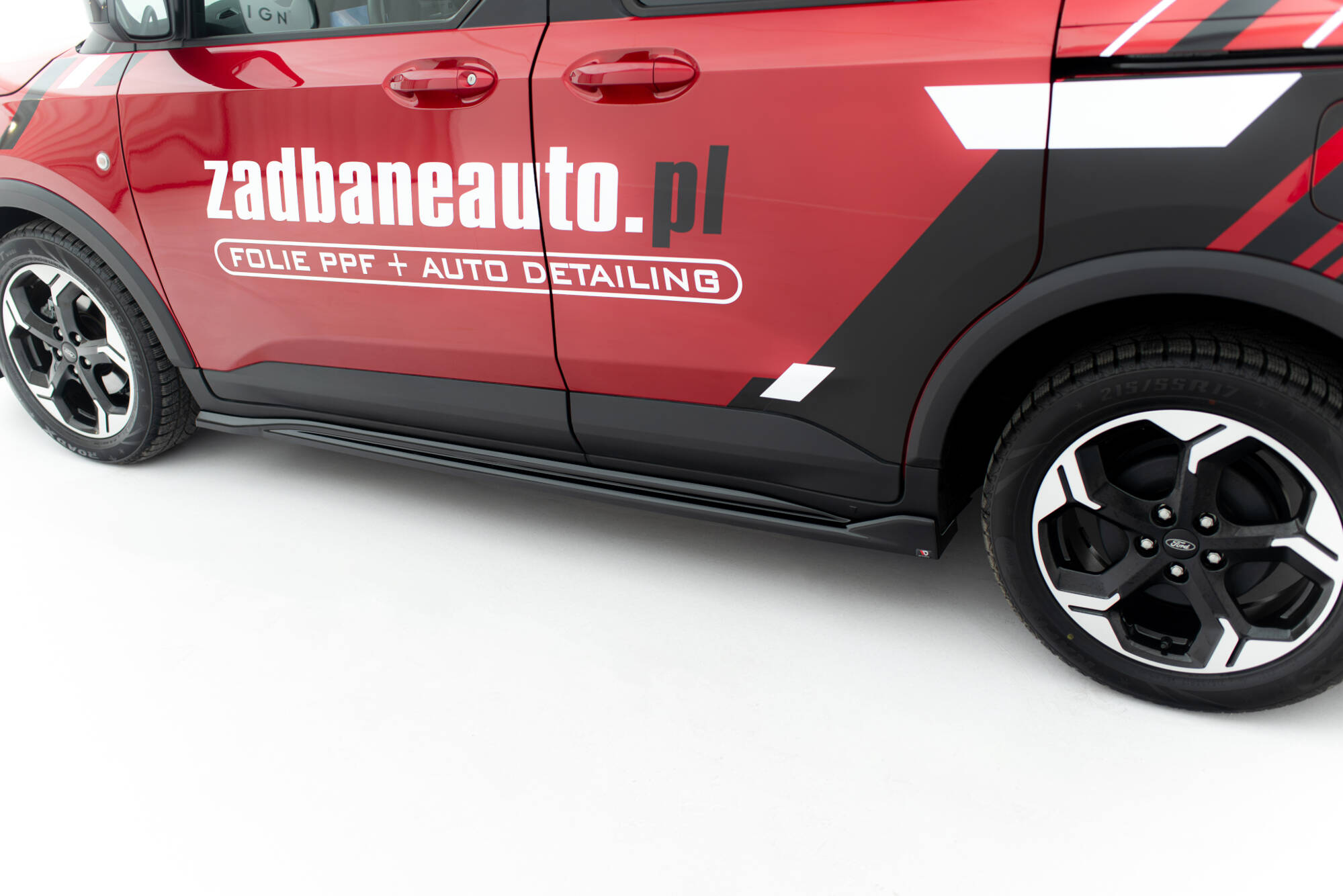 Zijskirts Ford Tourneo Courier MK2 Maxton Glanzend zwart