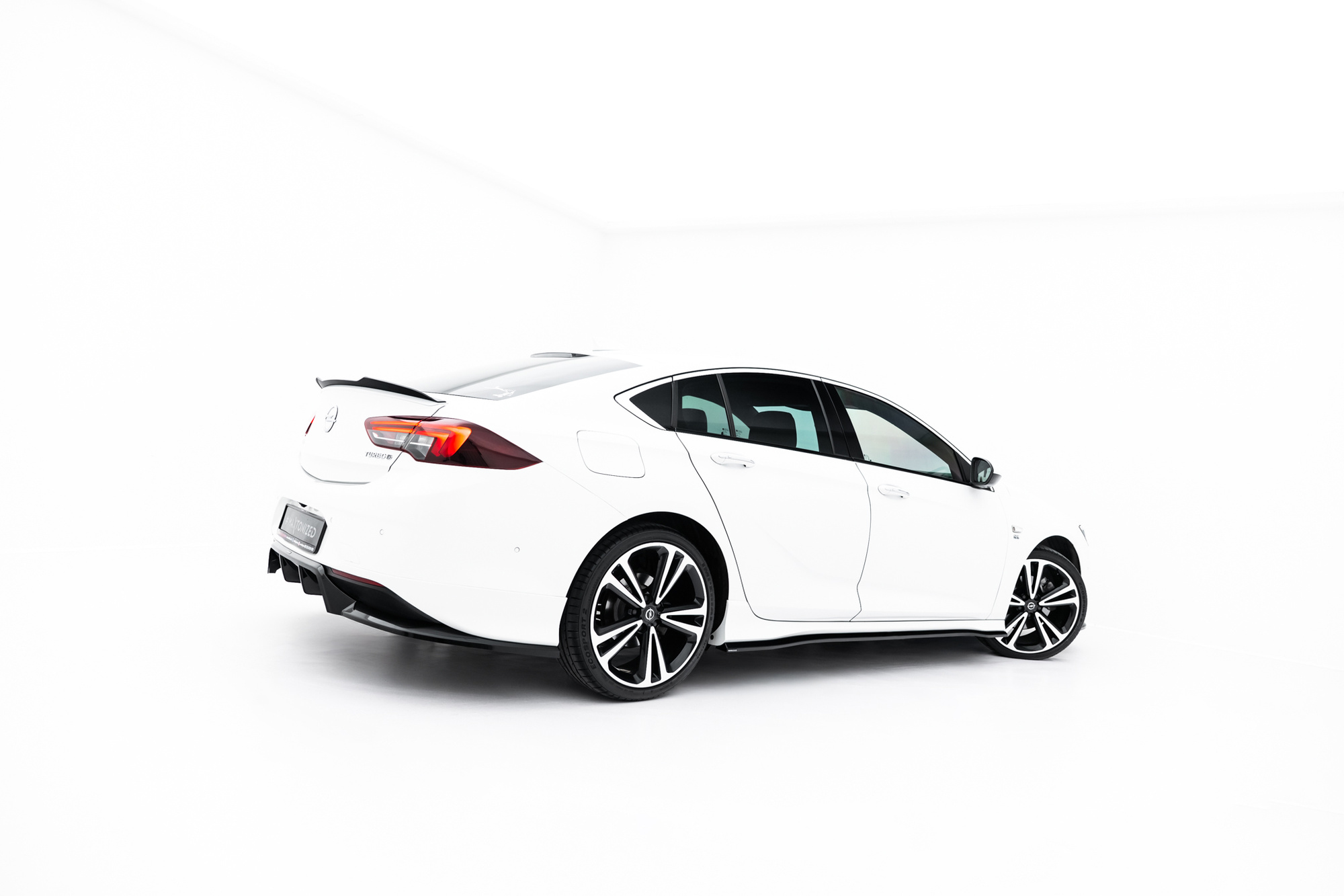 Zijskirts Opel Insignia OPC-Line Mk2 2017–2020 van Maxton Design