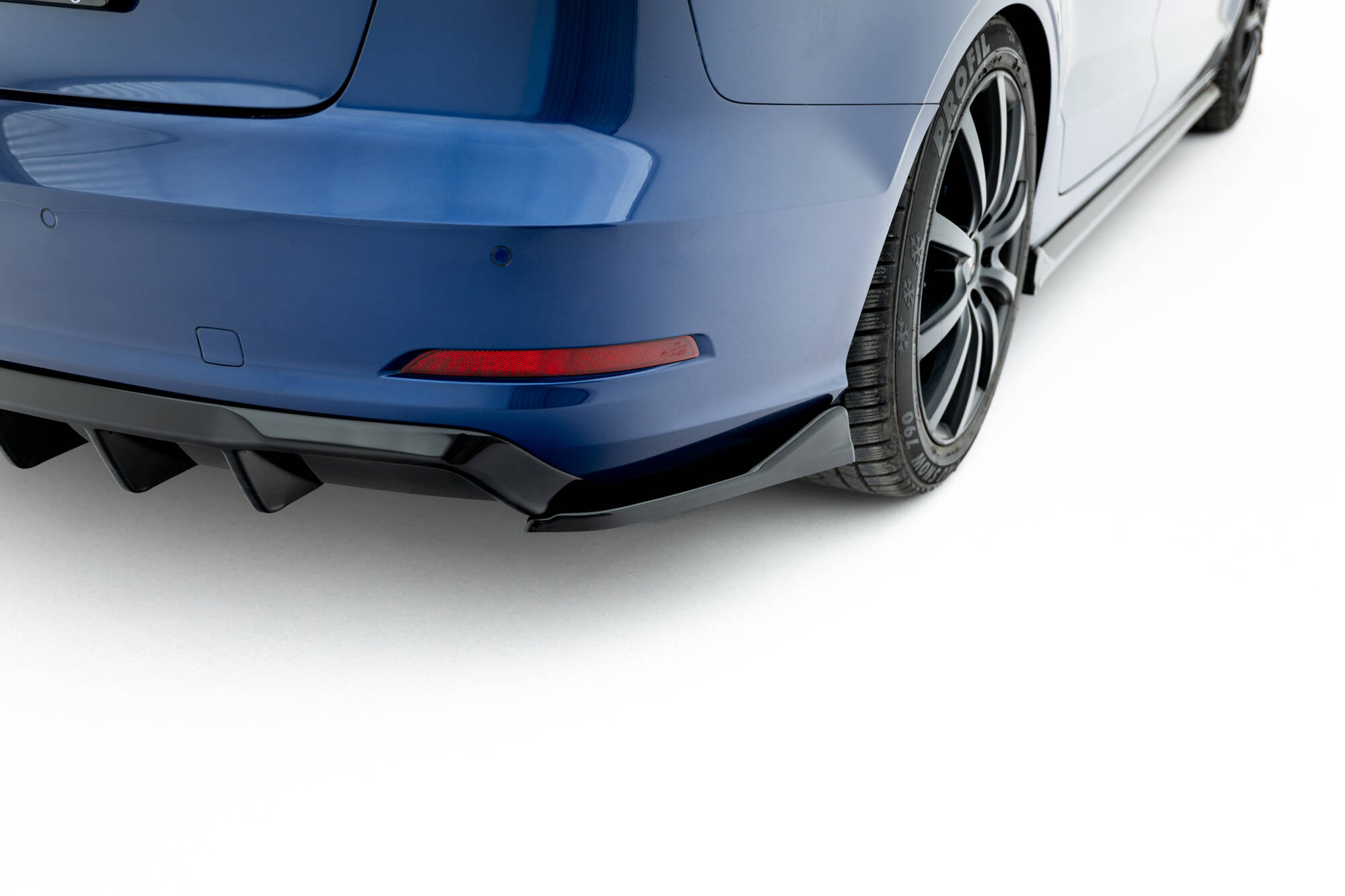 Achter Diffuser passend voor Audi A3 Sedan 8V (Versie met dubbele uitlaatuiteinden aan één kant) Maxton